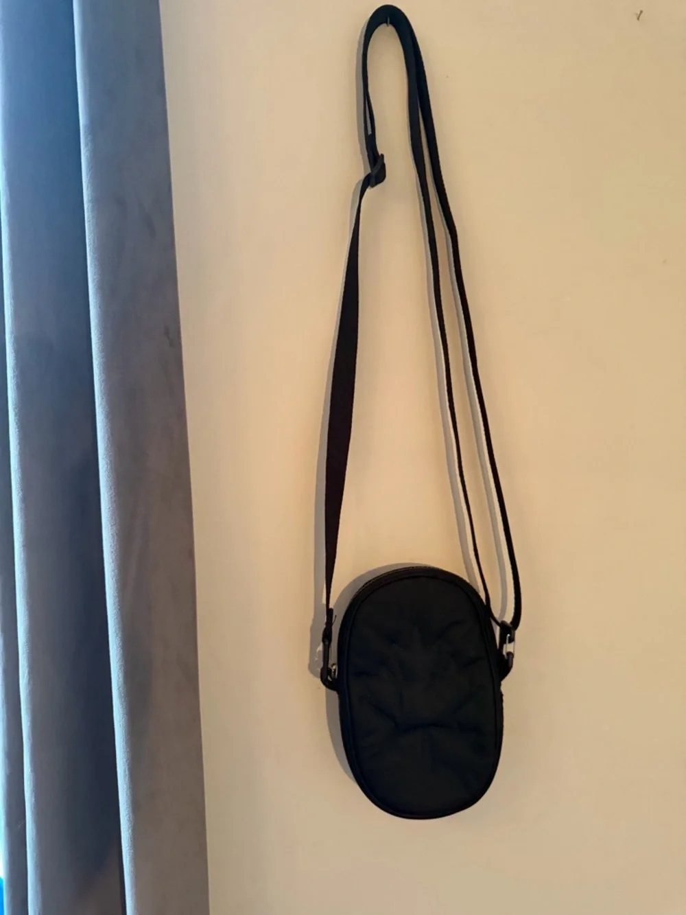 Lululemon Team Canada Olympic Mini Crossbody Bag Black Maple Leaf Quilted - Picture 7 of 9